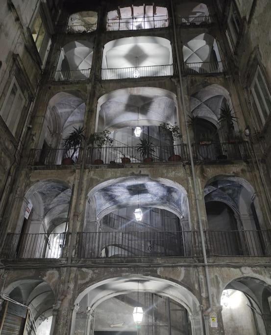 Fashion Cathedral Apartment, Centro Storico Napoli Nápoles Exterior foto